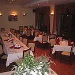 Отель Parkhotel Economic 3*