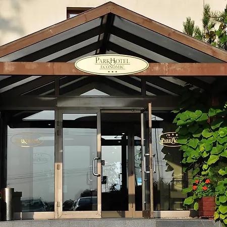 Parkhotel Economic מלון Wielka Wies (Krakow)
