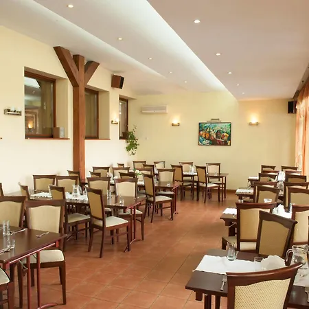 מלון Parkhotel Economic
