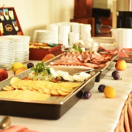 Parkhotel Economic Otel Modlnica